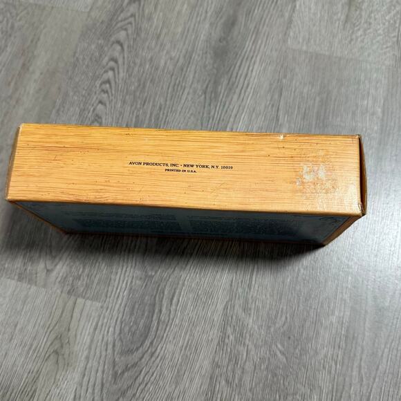 Vintage Avon Pepperbox Pistol 1850 Tai Winds Cologne Decanter in Original Box - Picture 4 of 13